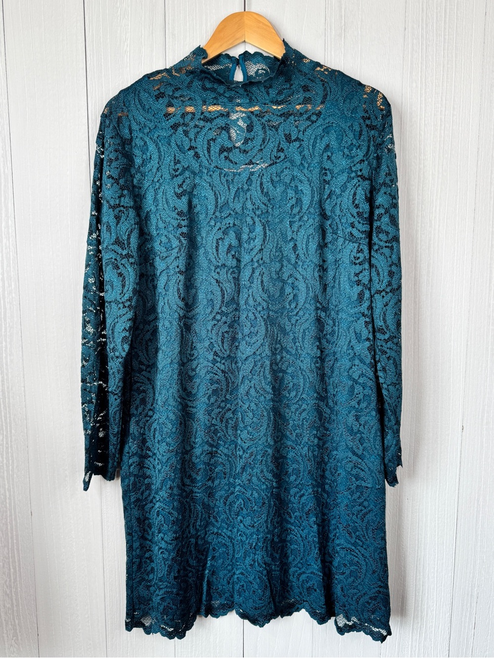 Isaac Mizrahi Teal Lace Long-Sleeve Shift Dress